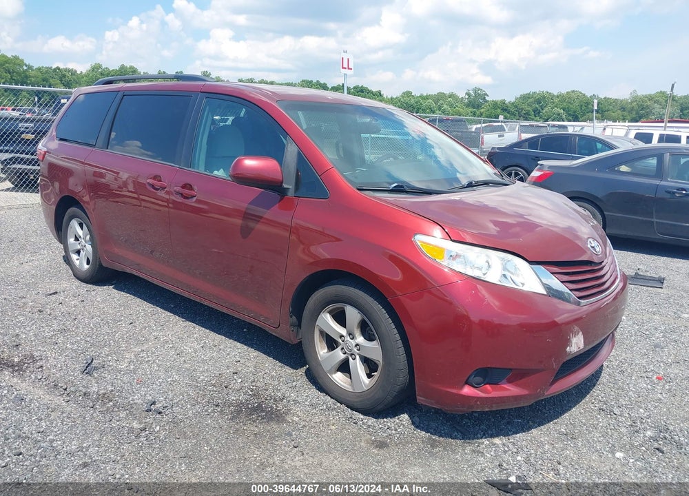 2017 TOYOTA SIENNA LE 8 PASSENGER VIN: 5TDKZ3DC2HS824949