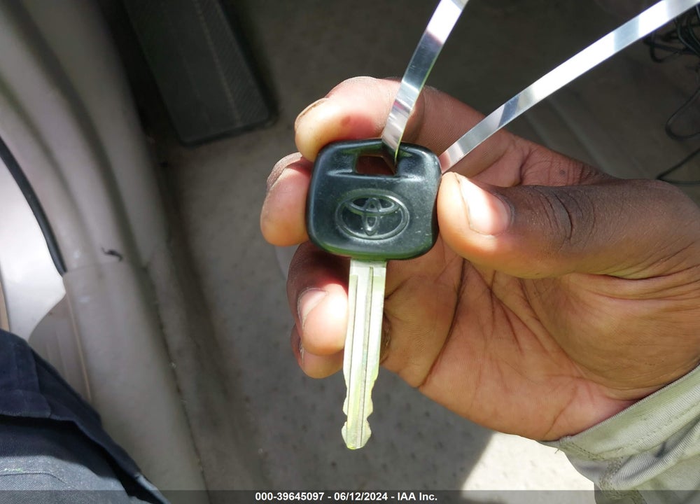 2003 TOYOTA CAMRY VIN: 4T1BE32K83U172408