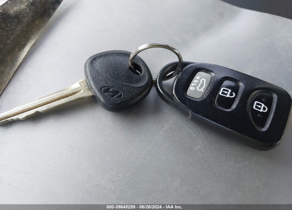 2014 HYUNDAI ELANTRA SE VIN: 5NPDH4AE2EH532047