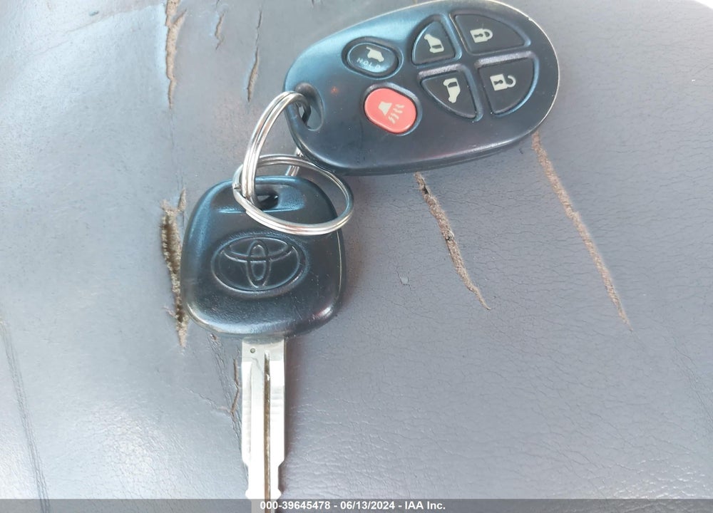 2006 TOYOTA SIENNA XLE VIN: 5TDBA22C66S055759