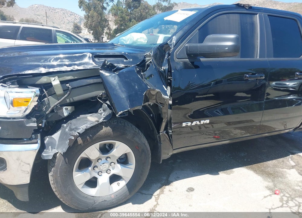 2022 RAM 1500 BIG HORN QUAD CAB 4X2 6'4 BOX VIN: 1C6RREBG5NN276065