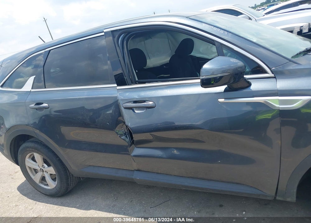 2022 KIA SORENTO LX VIN: 5XYRG4LC5NG116246