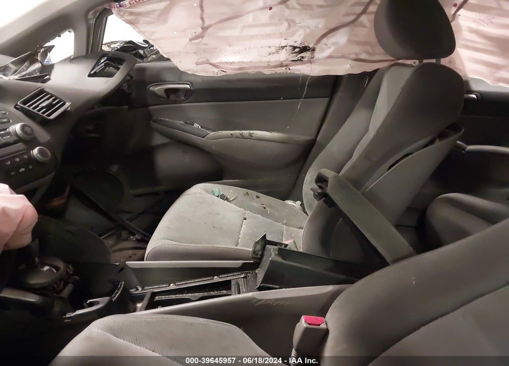 2010 HONDA CIVIC LX VIN: 19XFA1F56AE054024