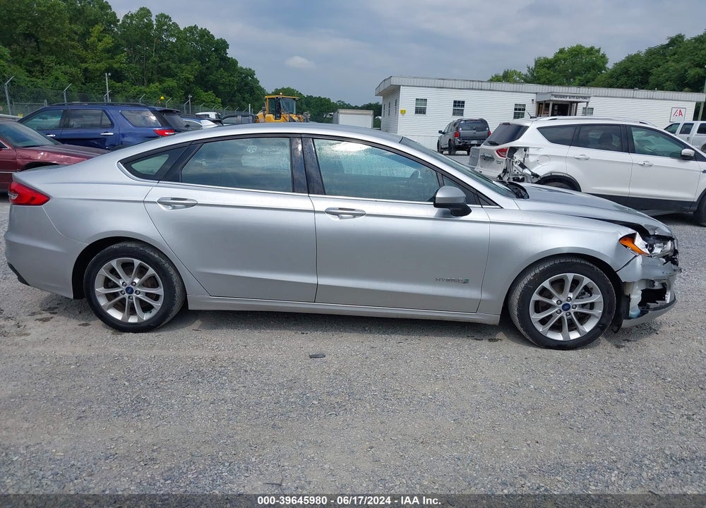 2019 FORD FUSION HYBRID SE VIN: 3FA6P0LUXKR263397