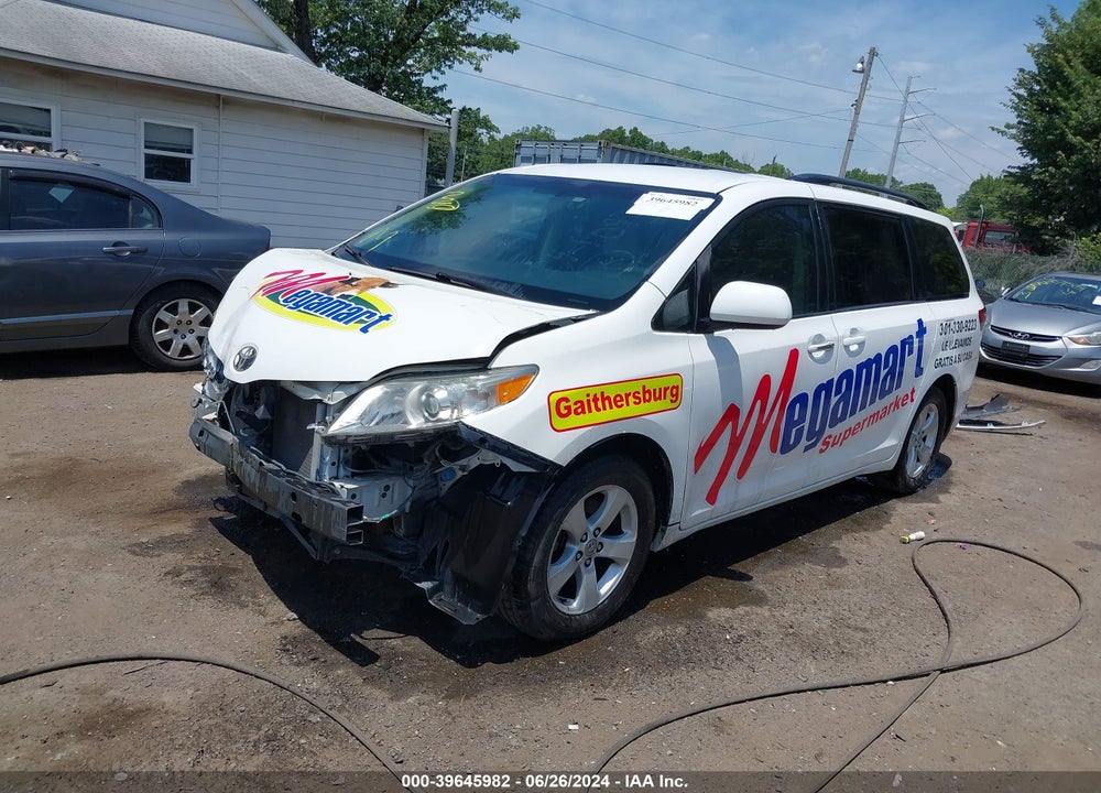 2014 TOYOTA SIENNA LE V6 8 PASSENGER VIN: 5TDKK3DCXES412018