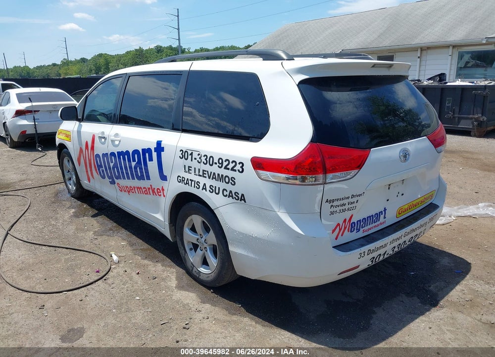 2014 TOYOTA SIENNA LE V6 8 PASSENGER VIN: 5TDKK3DCXES412018