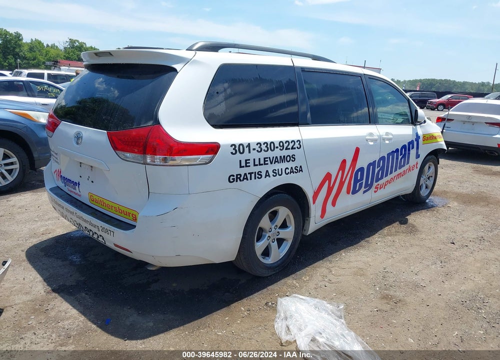 2014 TOYOTA SIENNA LE V6 8 PASSENGER VIN: 5TDKK3DCXES412018