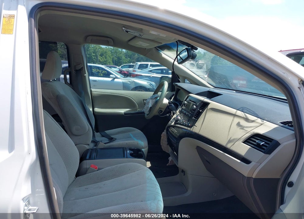 2014 TOYOTA SIENNA LE V6 8 PASSENGER VIN: 5TDKK3DCXES412018