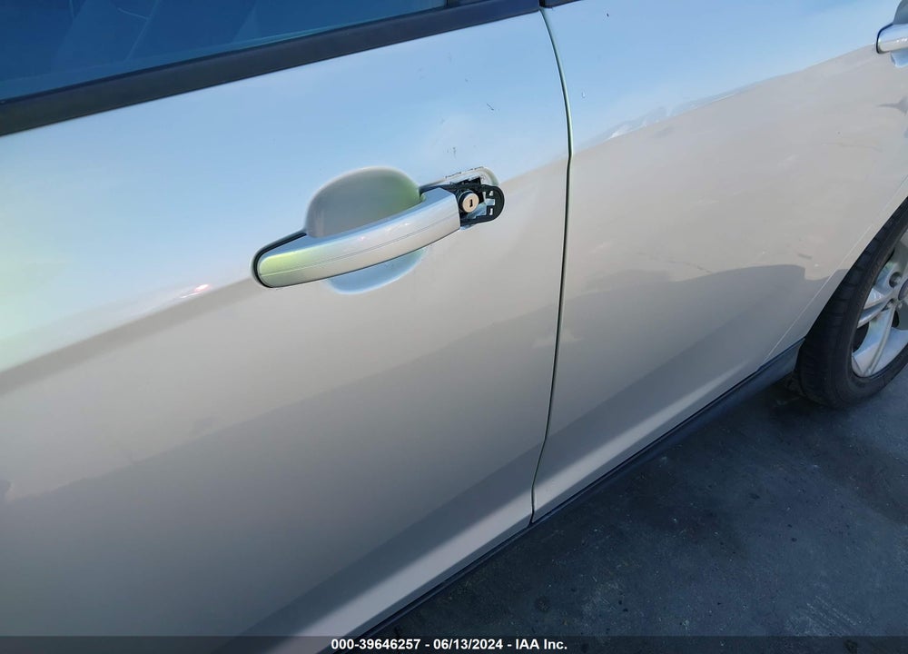2014 FORD FOCUS SE VIN: 1FADP3F27EL123572