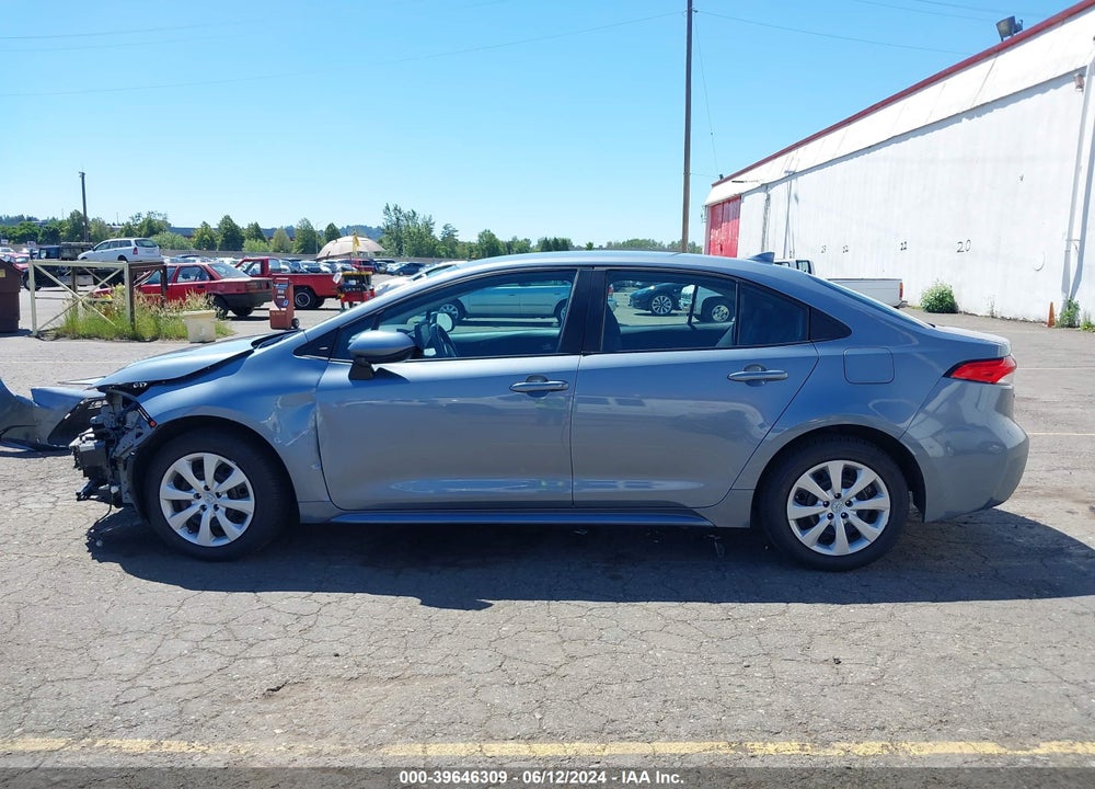 2022 TOYOTA COROLLA LE VIN: 5YFEPMAE1NP318256