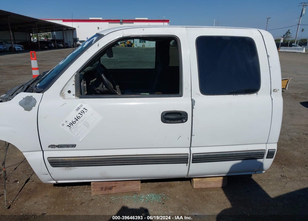 2002 CHEVROLET SILVERADO 1500 LS VIN: 2GCEC19V521425979