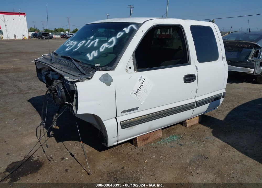 2002 CHEVROLET SILVERADO 1500 LS VIN: 2GCEC19V521425979