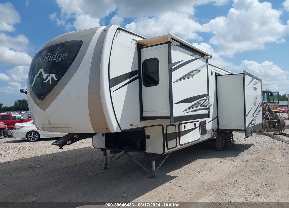 2018 HIGHLAND RIDGE MESA RIDGE 348RLS VIN: 58TCH0BT3J3FD3063