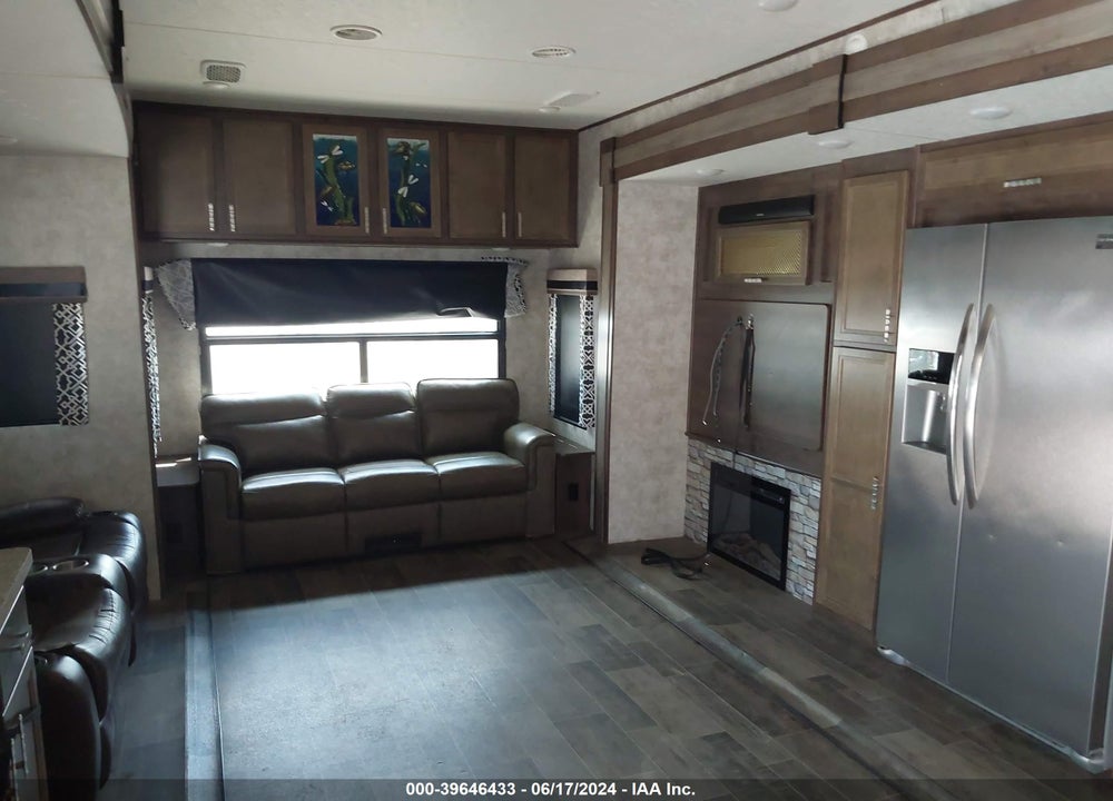 2018 HIGHLAND RIDGE MESA RIDGE 348RLS VIN: 58TCH0BT3J3FD3063