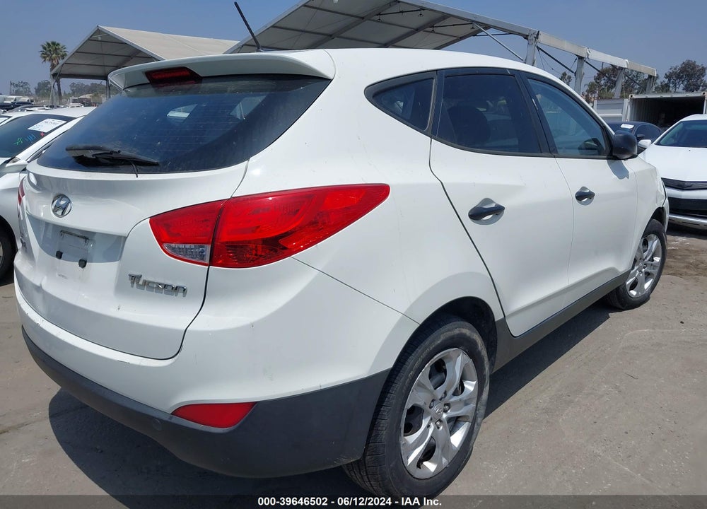 2011 HYUNDAI TUCSON GL VIN: KM8JT3AB5BU239760