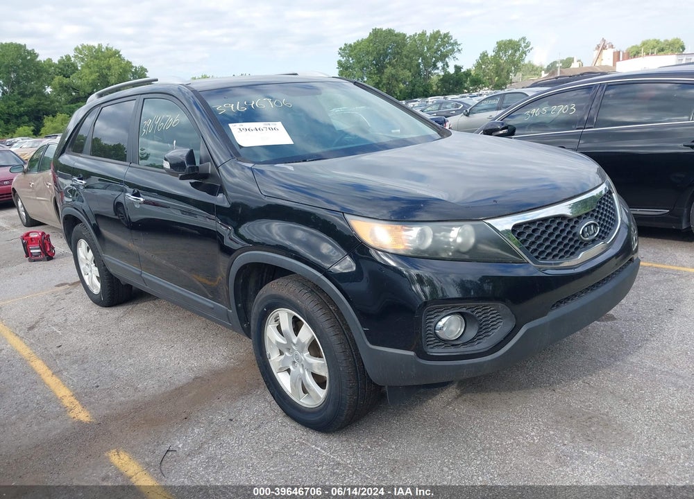 2011 KIA SORENTO LX VIN: 5XYKT4A12BG079778