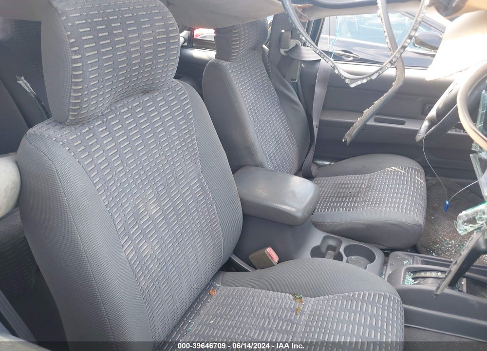2001 NISSAN XTERRA SE VIN: 5N1ED28TX1C589705