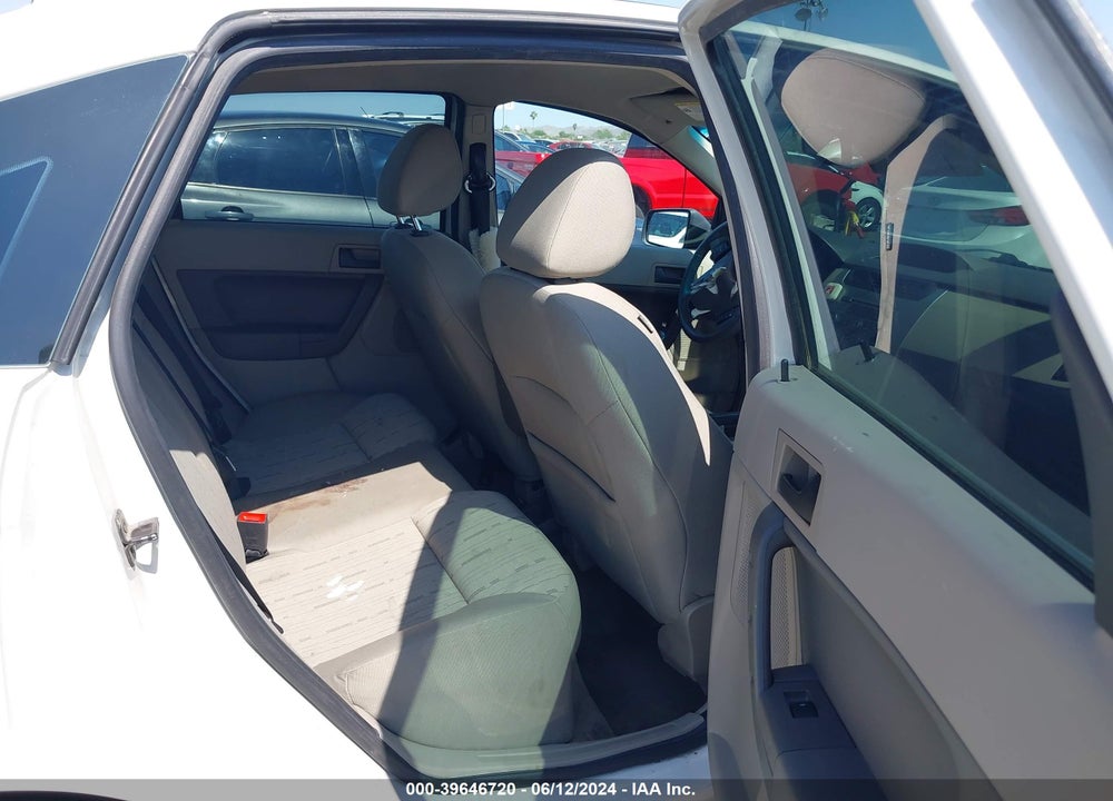 2010 FORD FOCUS SE VIN: 1FAHP3FN1AW214549