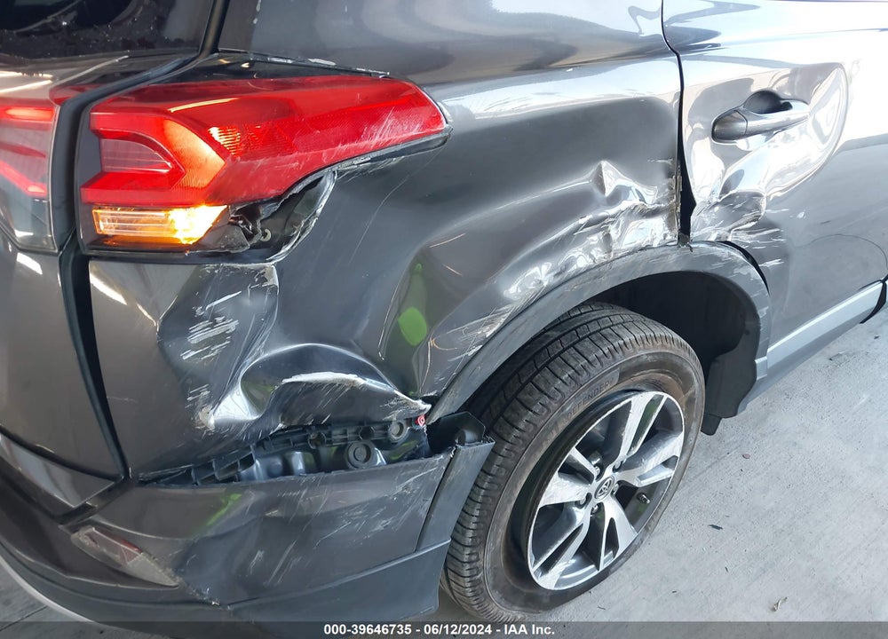 2016 TOYOTA RAV4 XLE VIN: 2T3RFREV5GW523955