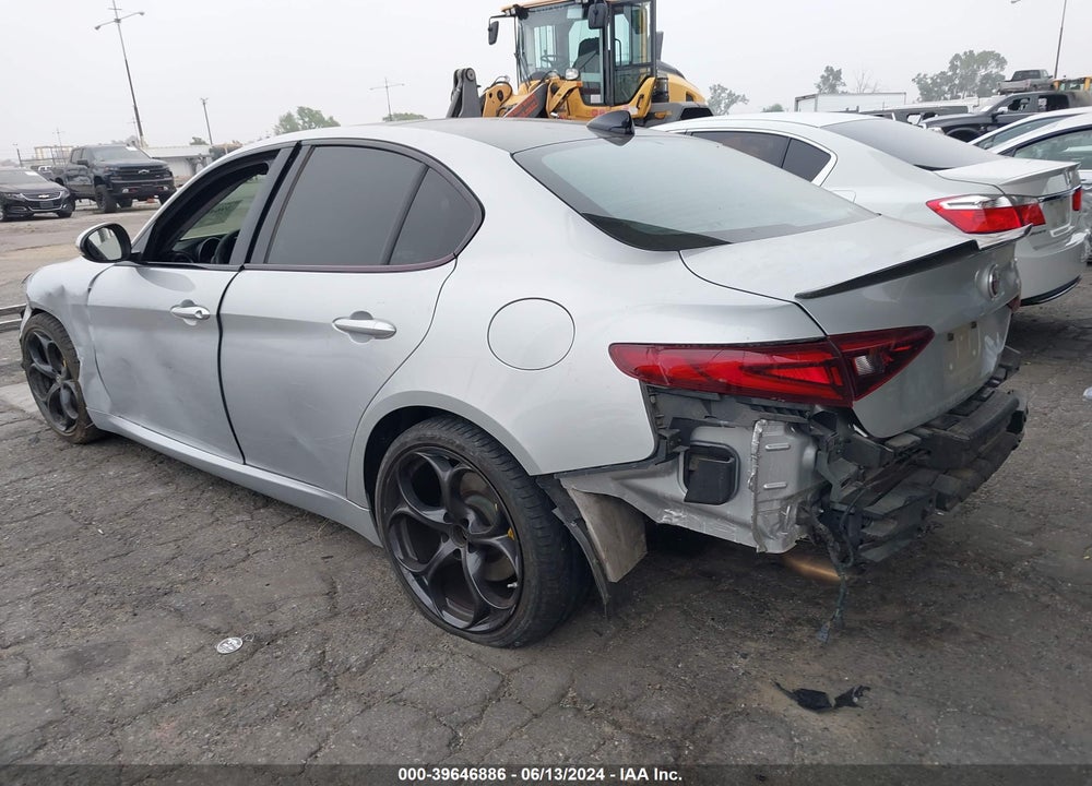 2018 ALFA ROMEO GIULIA TI SPORT RWD VIN: ZARFAECN3J7583500