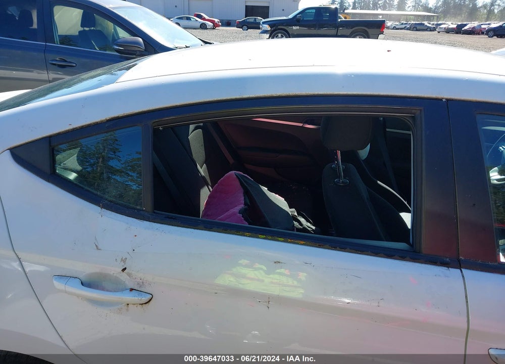 2019 HYUNDAI ELANTRA SE VIN: 5NPD74LF9KH406935