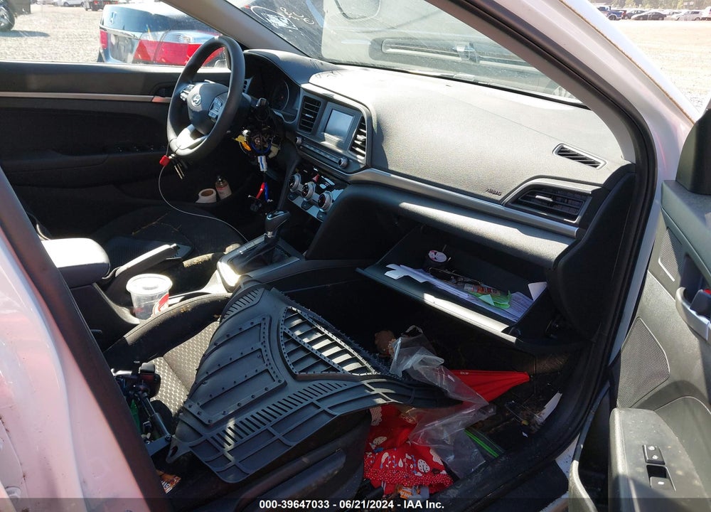 2019 HYUNDAI ELANTRA SE VIN: 5NPD74LF9KH406935