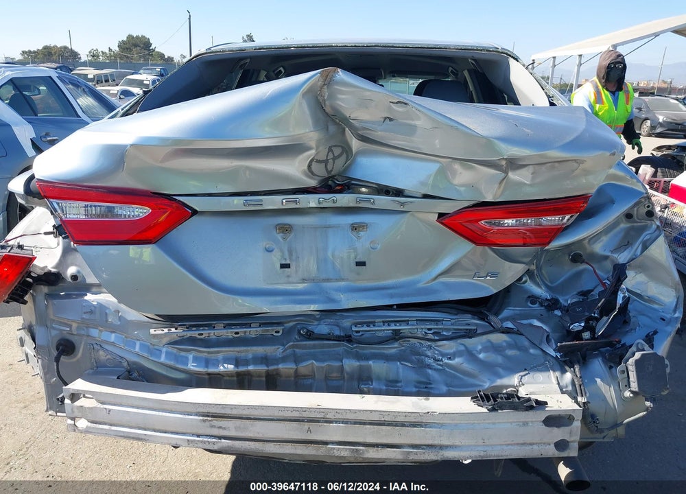 2018 TOYOTA CAMRY LE VIN: JTNB11HK3J3046452