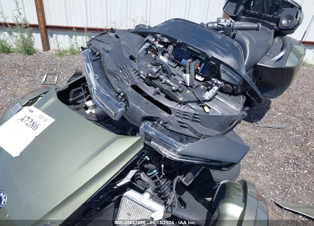 2021 CAN-AM SPYDER ROADSTER VIN: 2BXNBDD26MV000168