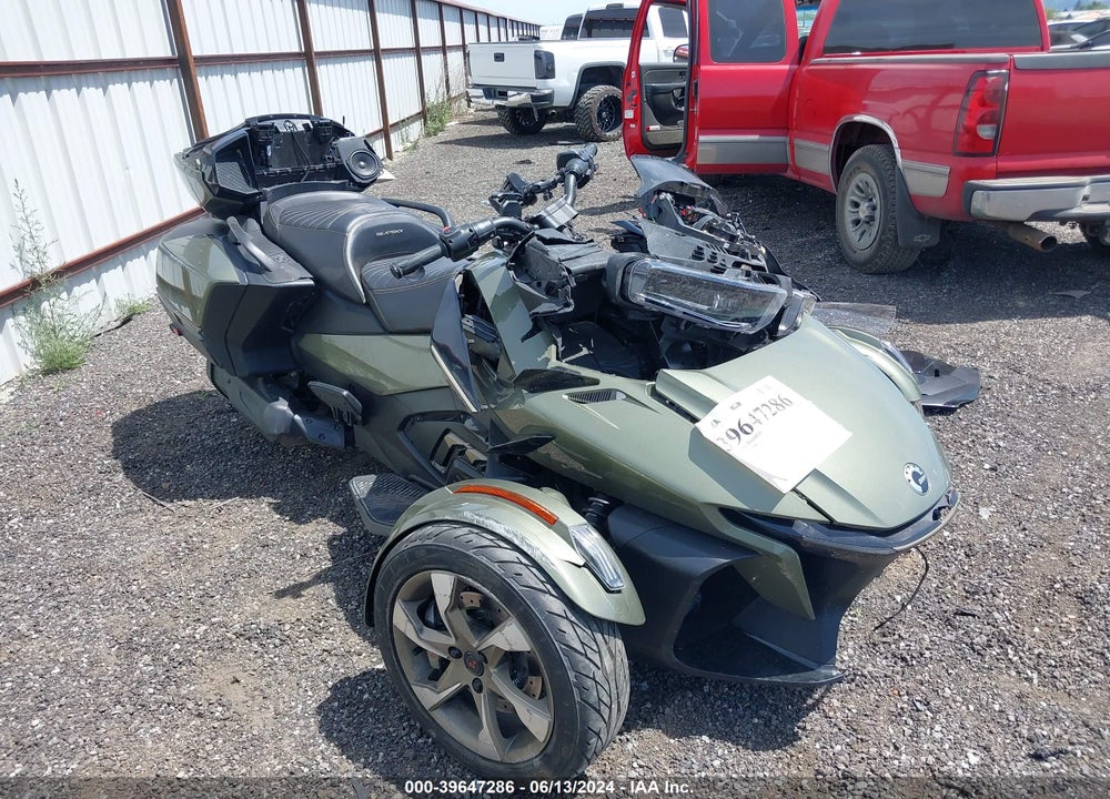 2021 CAN-AM SPYDER ROADSTER VIN: 2BXNBDD26MV000168