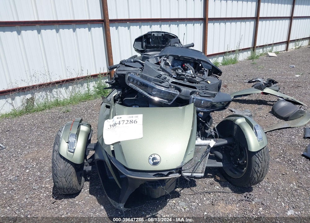2021 CAN-AM SPYDER ROADSTER VIN: 2BXNBDD26MV000168