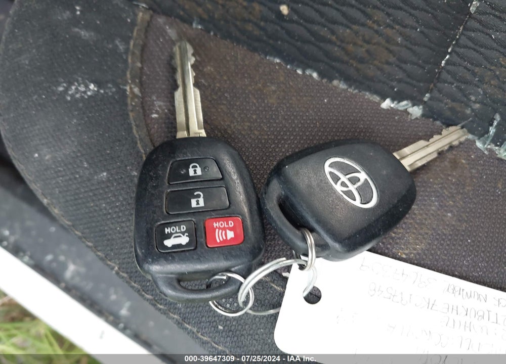 2019 TOYOTA COROLLA LE VIN: 2T1BURHE7KC197548