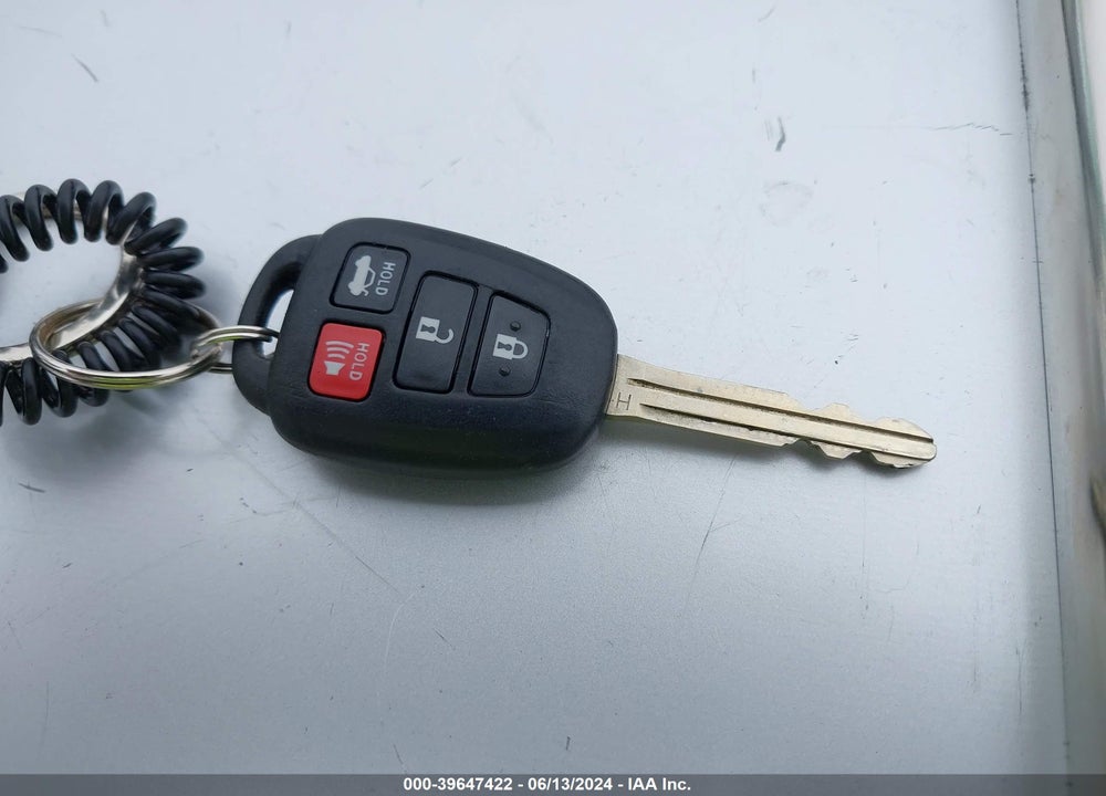 2017 TOYOTA COROLLA SE VIN: 5YFBURHE3HP710870