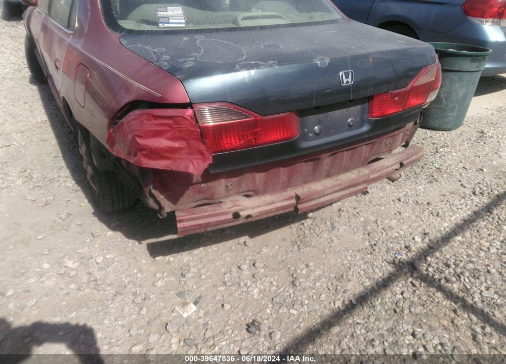 2001 HONDA ACCORD 2.3 EX VIN: 1HGCG56611A083484