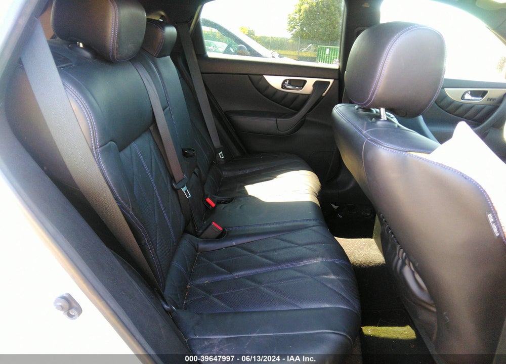 2016 INFINITI QX70 VIN: JN8CS1MW9GM752489