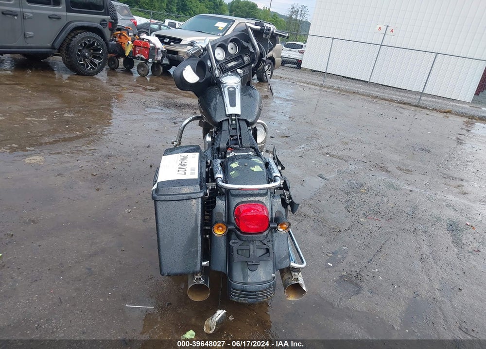 2006 HARLEY-DAVIDSON FLHXI VIN: 1HD1KBW1X6Y657164
