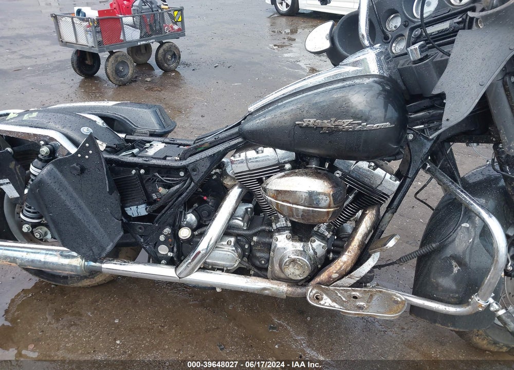 2006 HARLEY-DAVIDSON FLHXI VIN: 1HD1KBW1X6Y657164