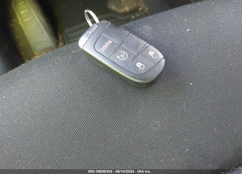 2017 JEEP RENEGADE LATITUDE 4X4 VIN: ZACCJBBB8HPE63580