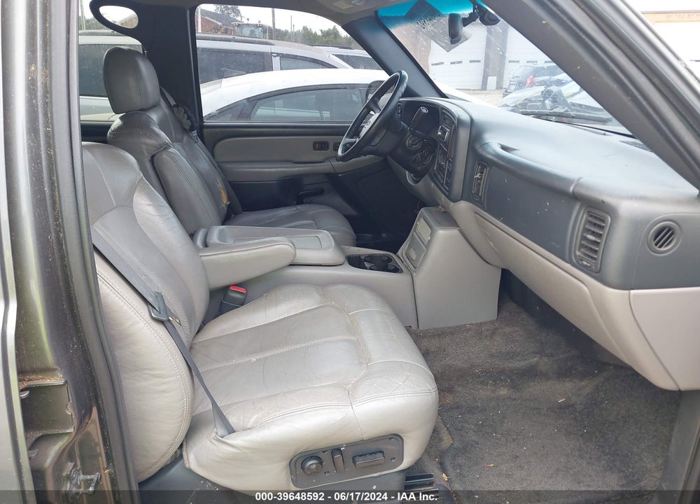 2001 CHEVROLET TAHOE LT VIN: 1GNEK13T41J101301