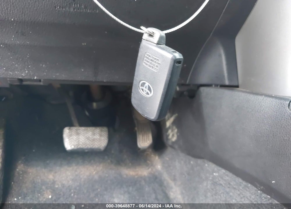 2017 TOYOTA RAV4 SE VIN: 2T3JFREV9HW581999