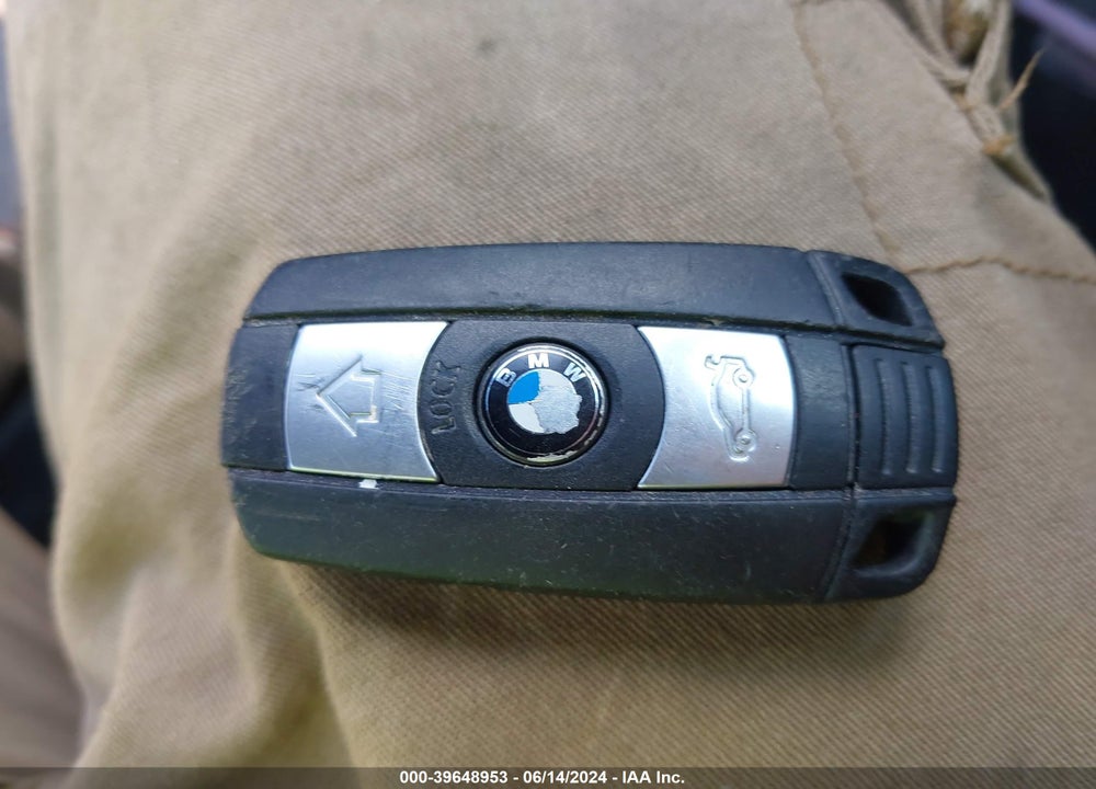2006 BMW 325XI VIN: WBAVD13536KV07900