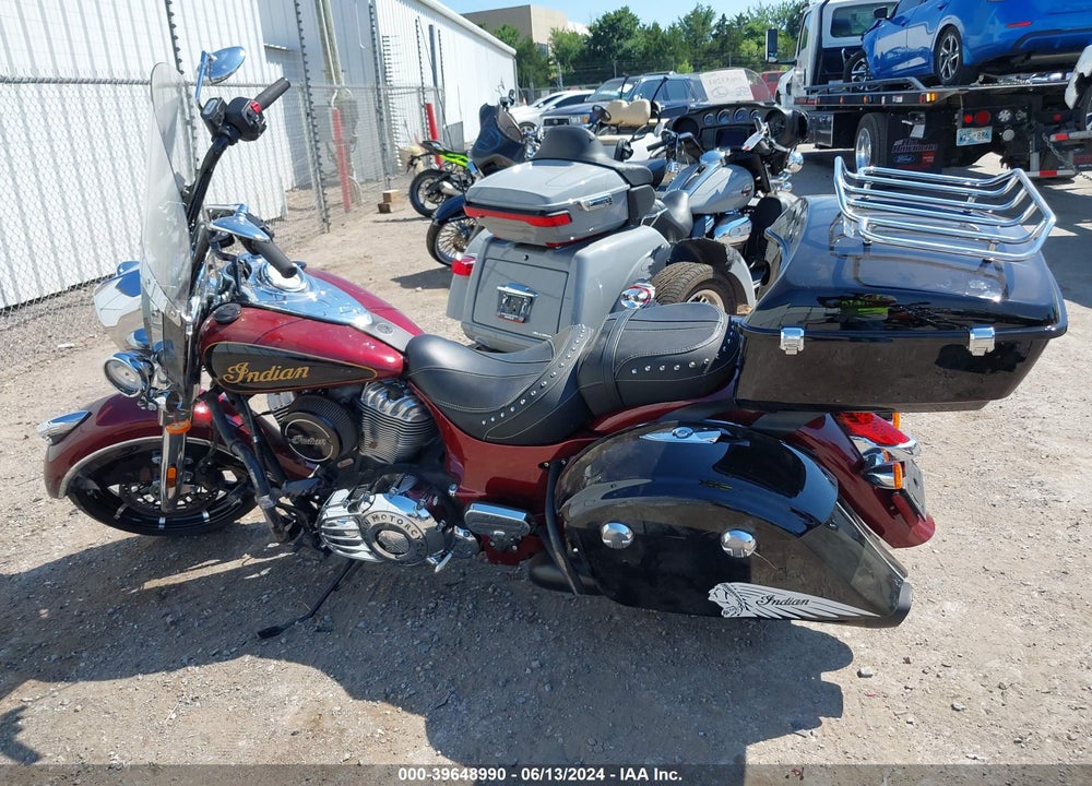 2017 INDIAN MOTORCYCLE CO. CHIEF CLASSIC VIN: 56KCCCAAXH3356361