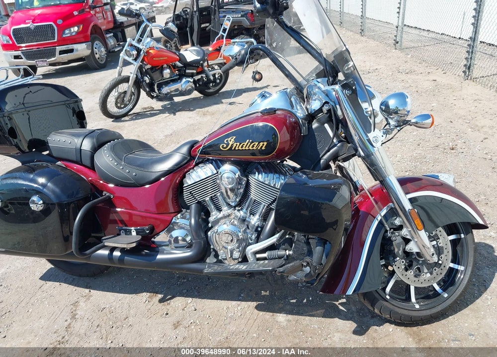 2017 INDIAN MOTORCYCLE CO. CHIEF CLASSIC VIN: 56KCCCAAXH3356361