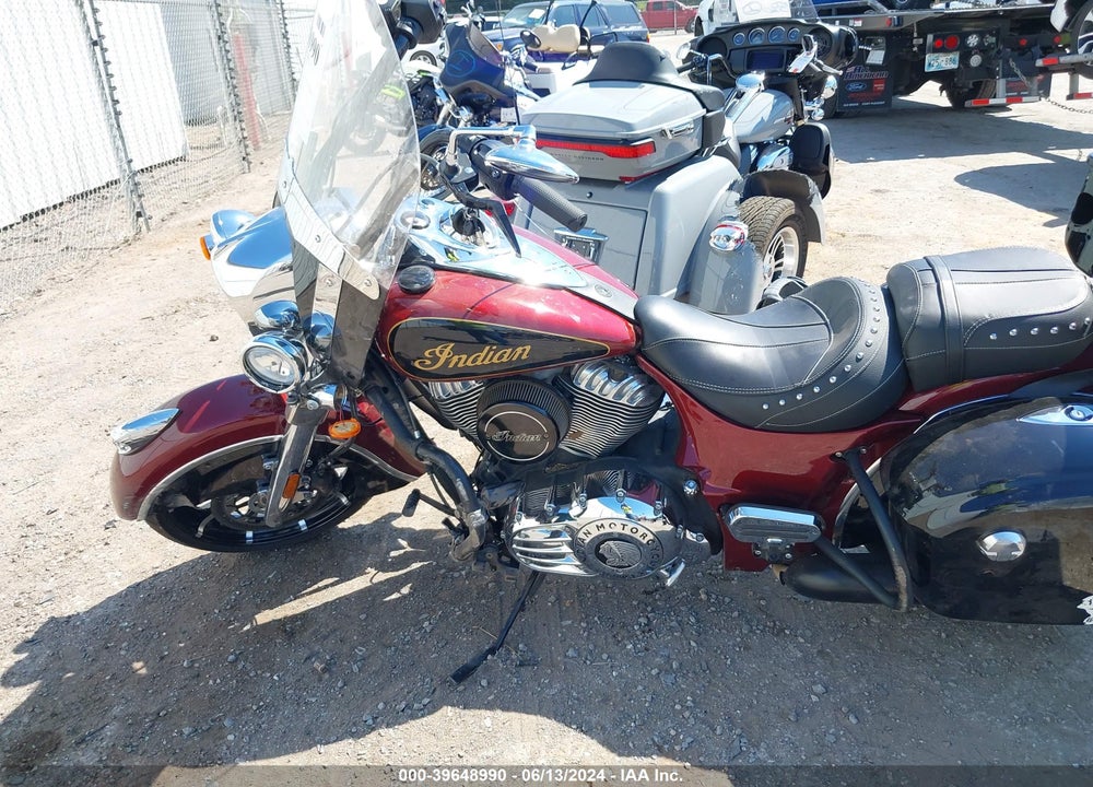 2017 INDIAN MOTORCYCLE CO. CHIEF CLASSIC VIN: 56KCCCAAXH3356361