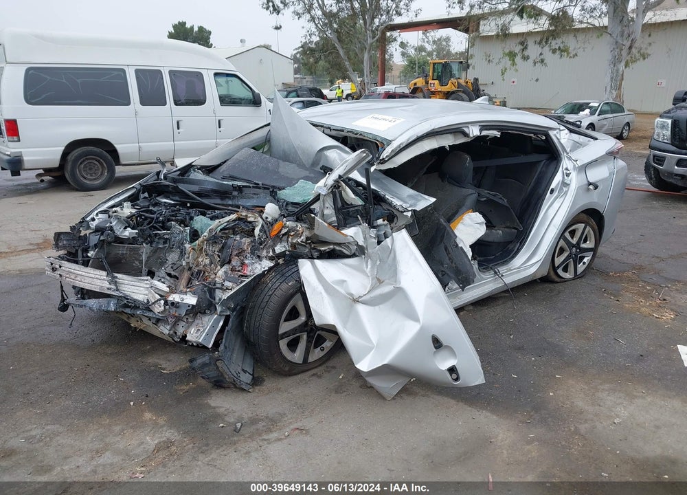 2018 TOYOTA PRIUS THREE TOURING VIN: JTDKARFU2J3552703