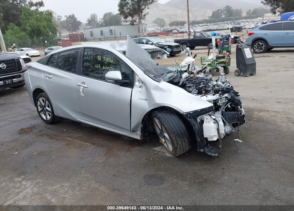 2018 TOYOTA PRIUS THREE TOURING VIN: JTDKARFU2J3552703