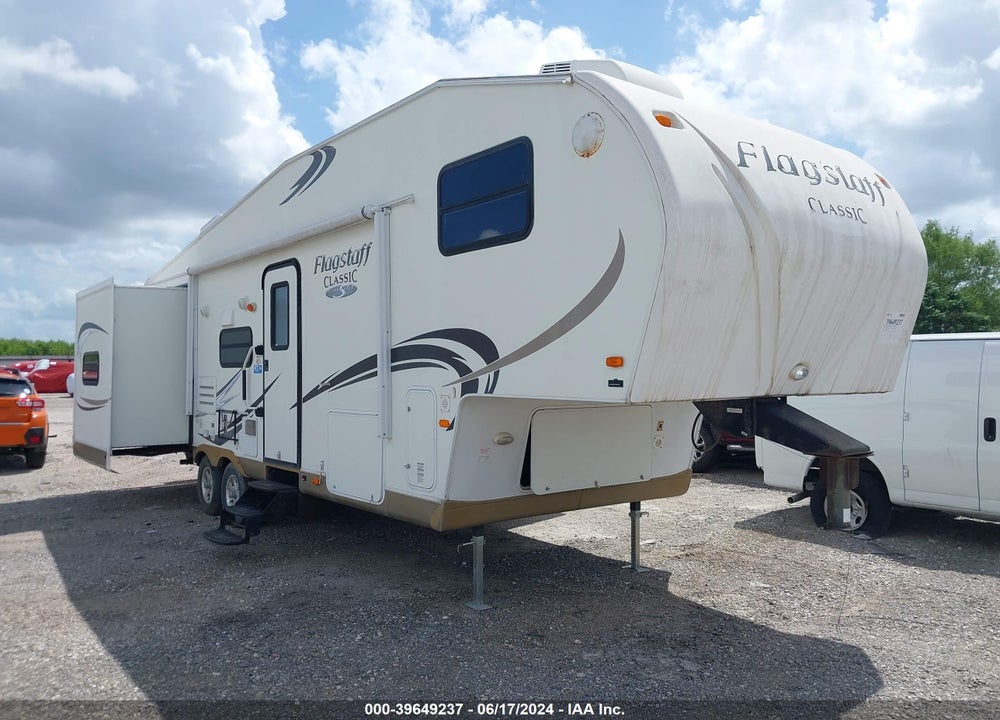 2011 FOREST RIVER FLAGSTAFF M-8528CKWS VIN: 4X4FFLD26B1838918