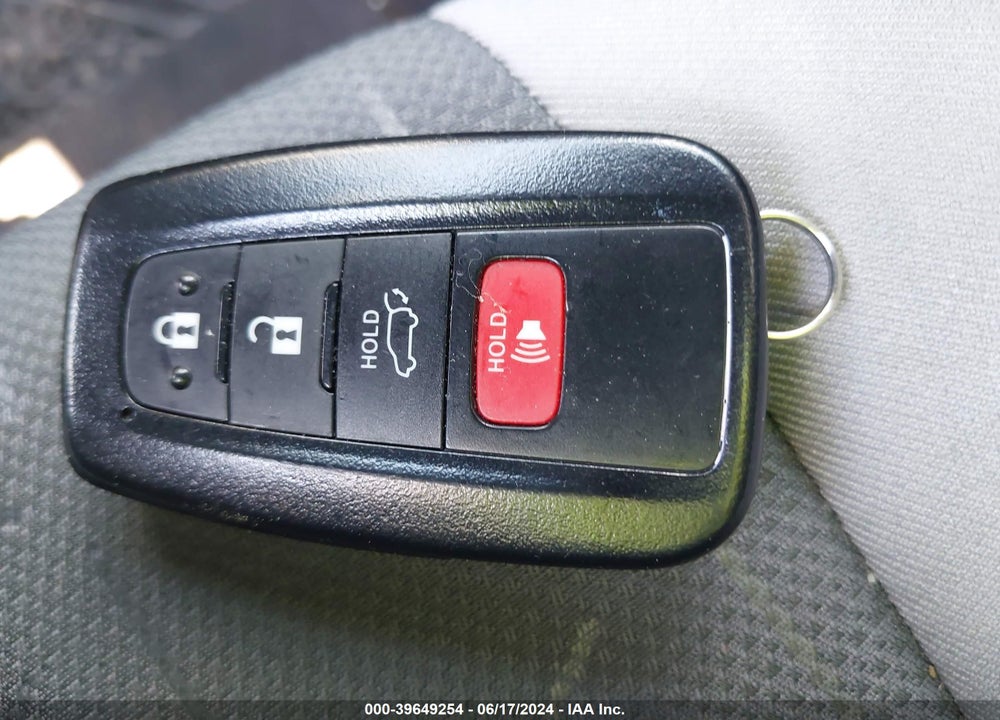 2021 TOYOTA RAV4 XLE VIN: 2T3P1RFV4MW207155