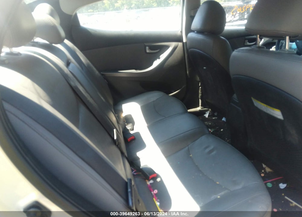 2016 HYUNDAI ELANTRA LIMITED VIN: 5NPDH4AE5GH676940