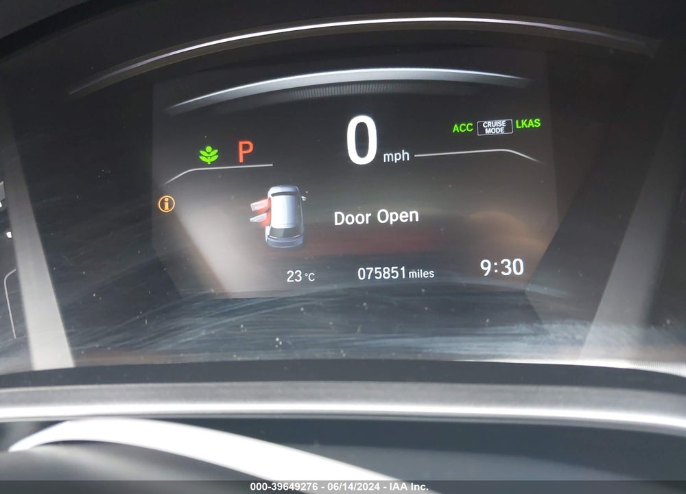 2018 HONDA CR-V TOURING VIN: 2HKRW2H9XJH150805
