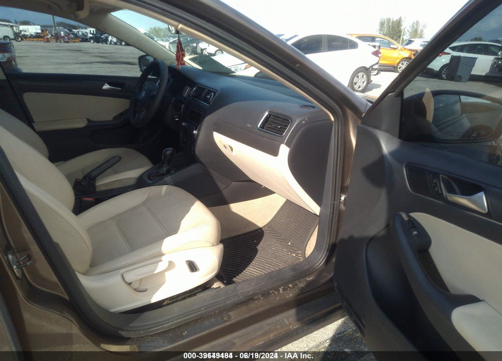 2014 VOLKSWAGEN JETTA 1.8T SE VIN: 3VWD07AJXEM213444